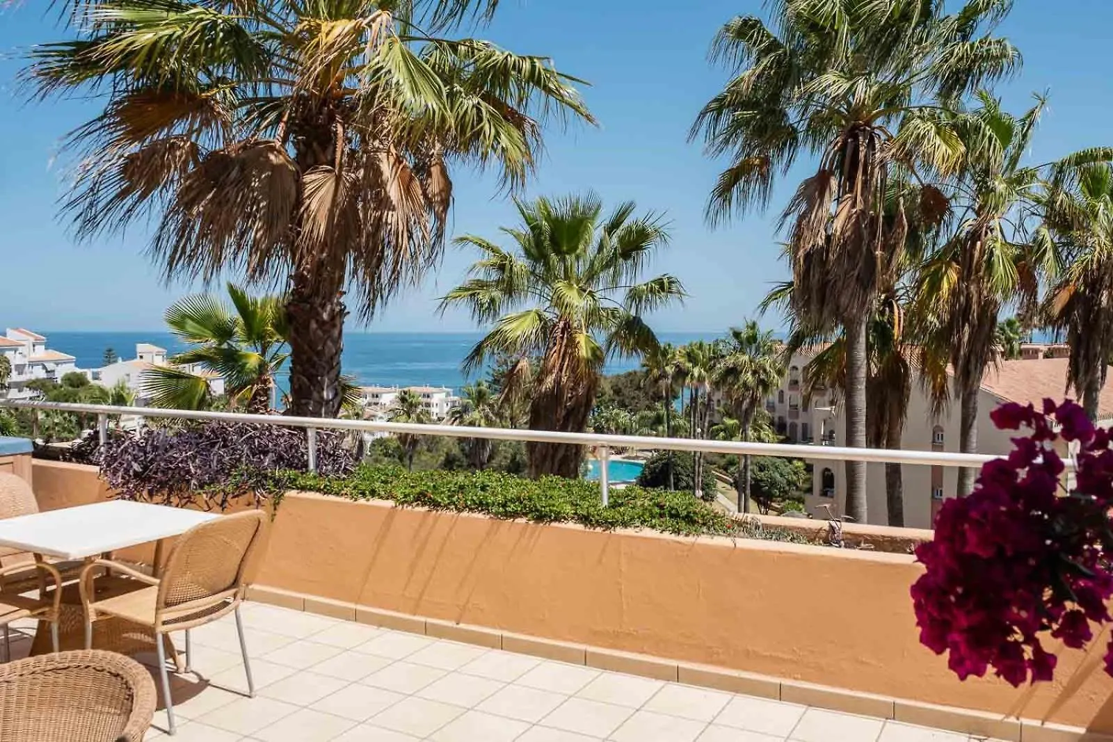 Malibu Mansions By The Beach By Alfresco Stays El Faro Apartment