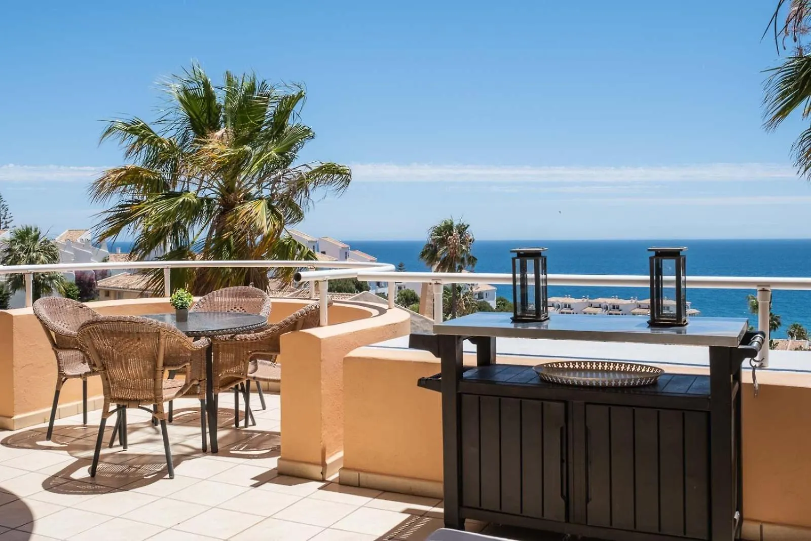 Malibu Mansions By The Beach By Alfresco Stays El Faro España